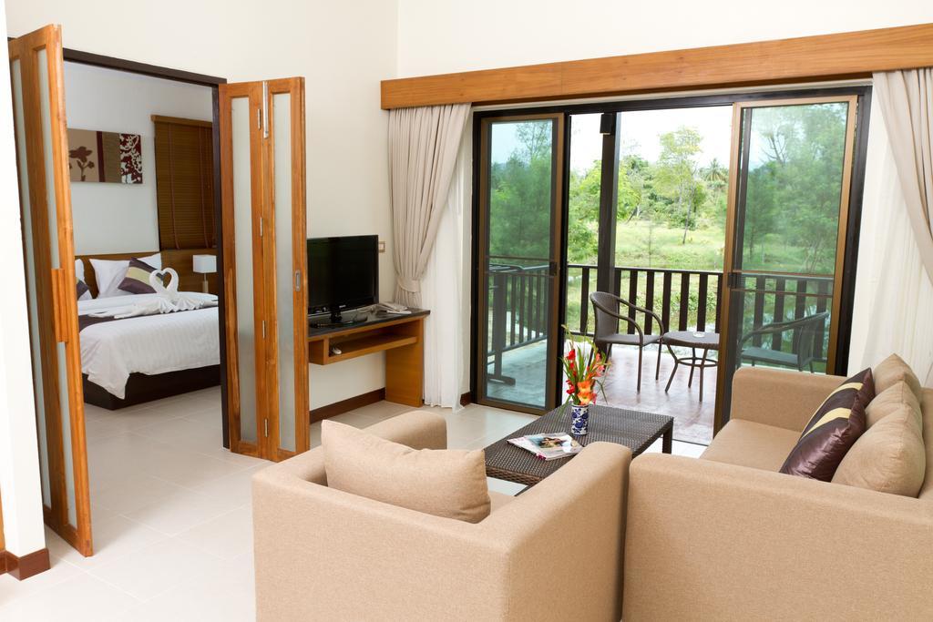 Khaolak Blue Lagoon Resort - Sha Extra Plus Khao Lak Habitación foto